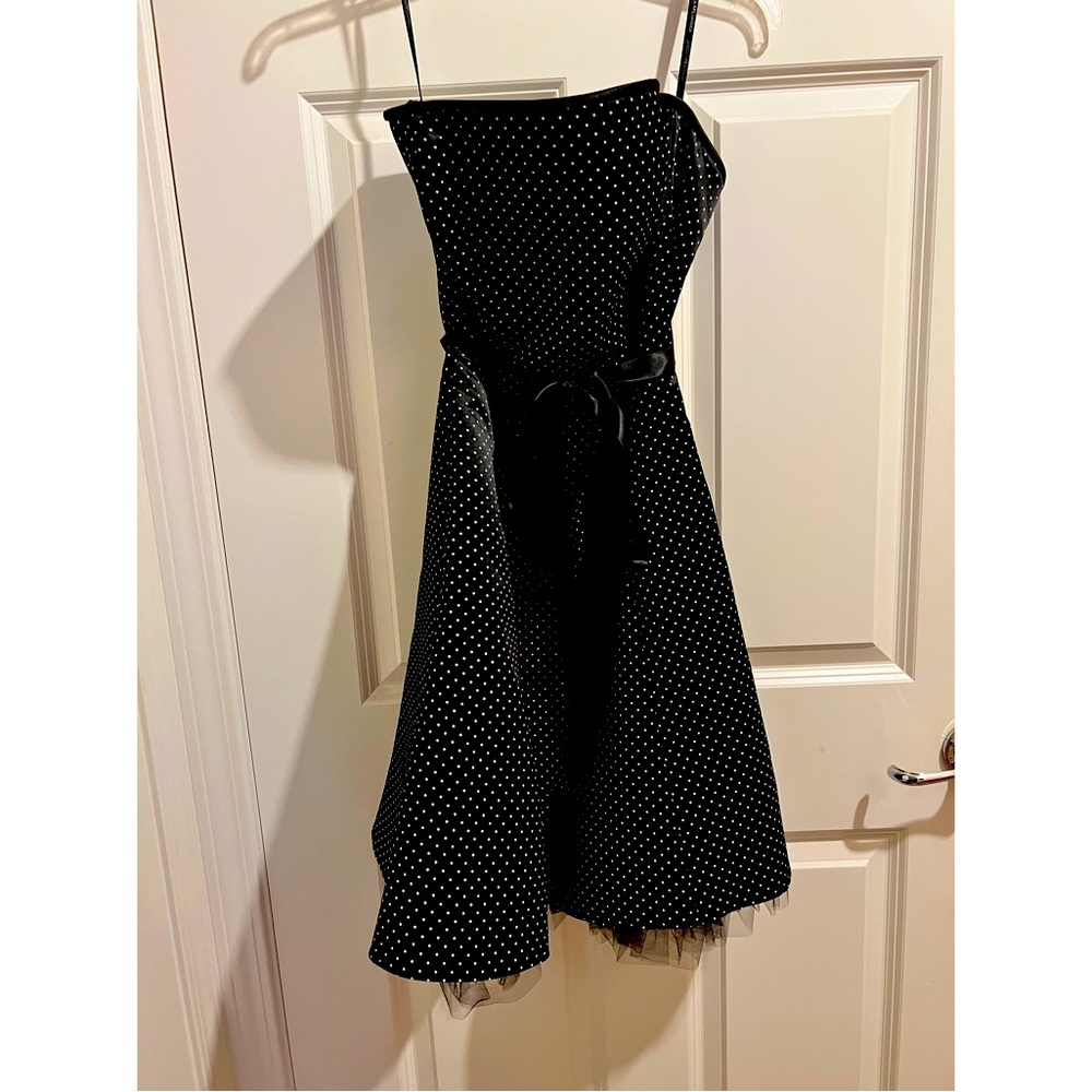 Strapless 🖤 Polkadot 🖤 LBD 🖤